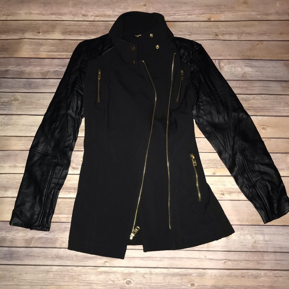 BLACK RIVET SIZE LARGE JACKET
